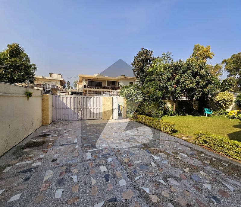 HOUSE FOR SALE IN G6 ISLAMABAD