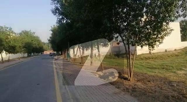 8 Marla Plot in Bahria Town Lahore, Best Possible Price in Johar Block