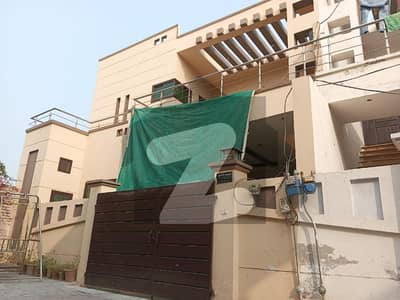 خان ویلیج ملتان میں 4 کمروں کا 5 مرلہ مکان 1.0 کروڑ میں برائے فروخت۔