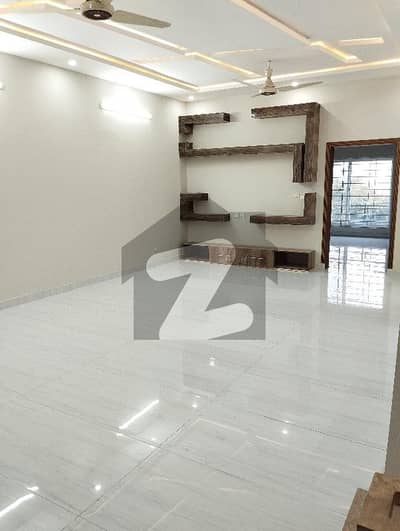 10 Marla Ground Portion Available For Rent In Bahria Town Phase 7