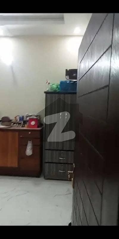 نارتھ ناظم آباد ۔ بلاک آئی نارتھ ناظم آباد,کراچی میں 3 کمروں کا 5 مرلہ بالائی پورشن 1.35 کروڑ میں برائے فروخت۔