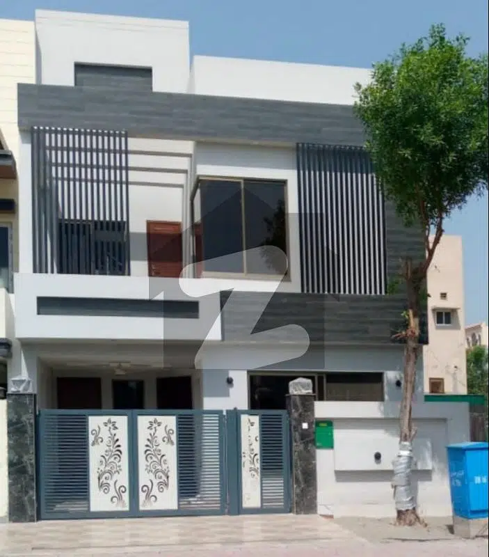 3 BEDS BRAND NEW 5 MARLA HOUSE FOR SALE LOCATED IN BAHRIA ORCHARD LAHORE