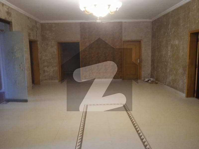 10 MARLA HOUSE FOR SALE IN TOP LOCATION OF ALLAMA IQBAL TOWN UMAR BLOCK