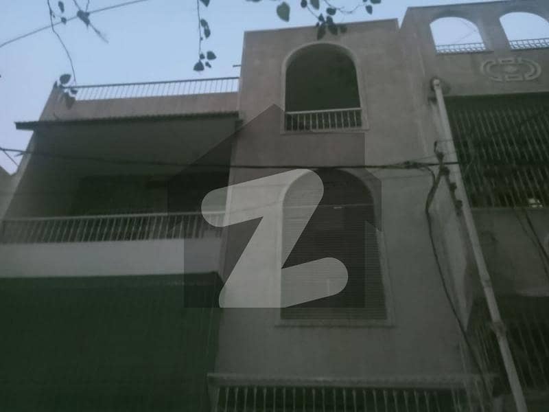 نارتھ کراچی - سیکٹر 7-D3 نارتھ کراچی,کراچی میں 3 کمروں کا 5 مرلہ مکان 40.0 ہزار میں کرایہ پر دستیاب ہے۔