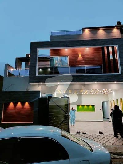 سفیان گارڈن ورسک روڈ,پشاور میں 7 کمروں کا 10 مرلہ مکان 3.7 کروڑ میں برائے فروخت۔
