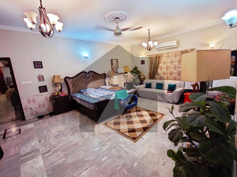 ڈی ایچ اے فیز 6 ڈی ایچ اے ڈیفینس,کراچی میں 8 کمروں کا 2 کنال مکان 14.25 کروڑ میں برائے فروخت۔