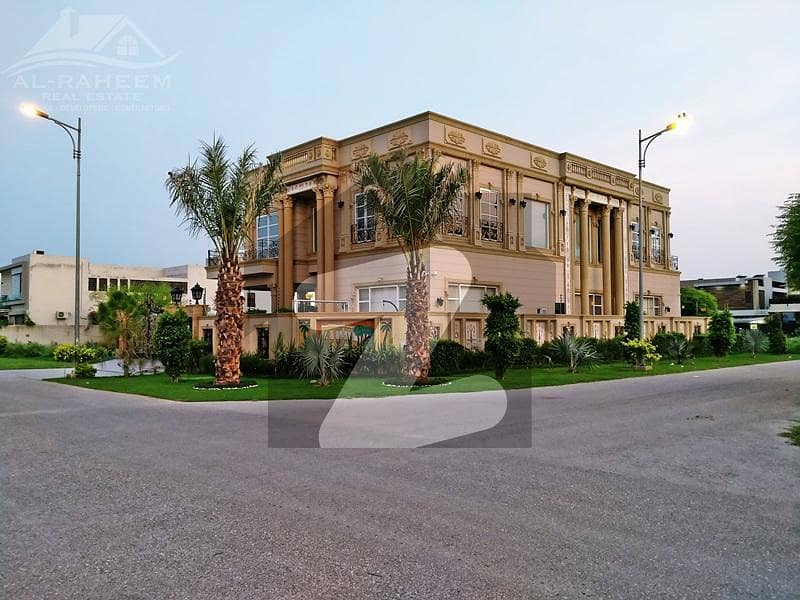 1 KANAL FULL BASEMENT ROYAL BUNGALOW FOR SALE ON TOP LOCATION IN DHA PHASE 8 NEAR TO BROADWAY