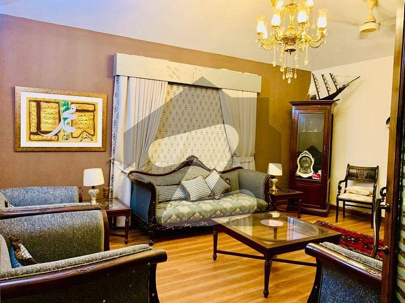 واپڈا ٹاؤن لاہور میں 6 کمروں کا 1 کنال مکان 5.5 کروڑ میں برائے فروخت۔