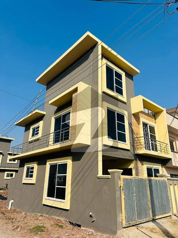Triple Storey Brand New House, 1st Entry, Sun Facing Top Notch Location 25*40 House For Rent
