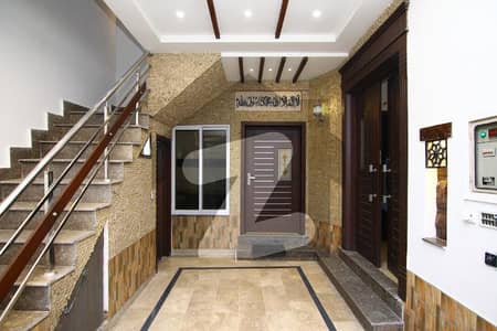 کینال روڈ فیصل آباد میں 3 کمروں کا 4 مرلہ مکان 1.28 کروڑ میں برائے فروخت۔