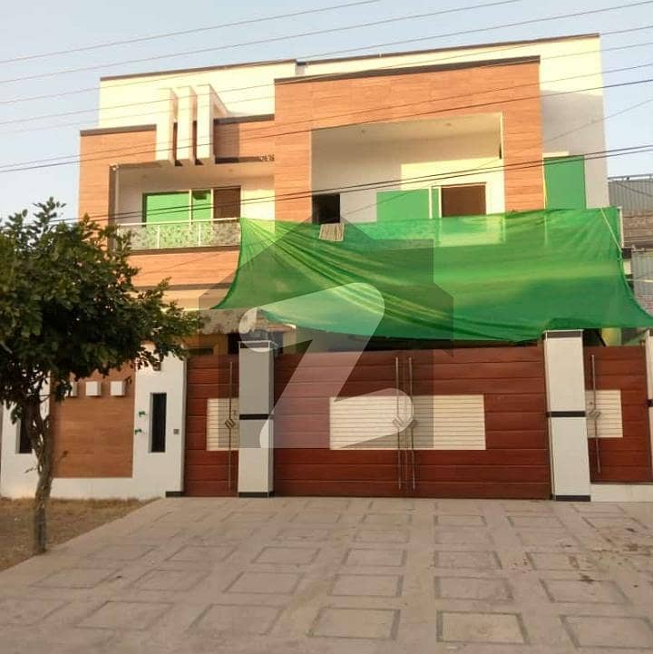 حیات آباد فیز 6 - ایف9 حیات آباد فیز 6,حیات آباد,پشاور میں 8 کمروں کا 10 مرلہ مکان 1.6 لاکھ میں کرایہ پر دستیاب ہے۔