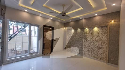 10 Marla Luxurious House For Rent In Gulbahar Block Bahria Town Lahore