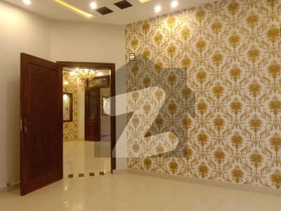پائن ایونیو لاہور میں 1 کمرے کا 2 مرلہ فلیٹ 94.24 لاکھ میں برائے فروخت۔