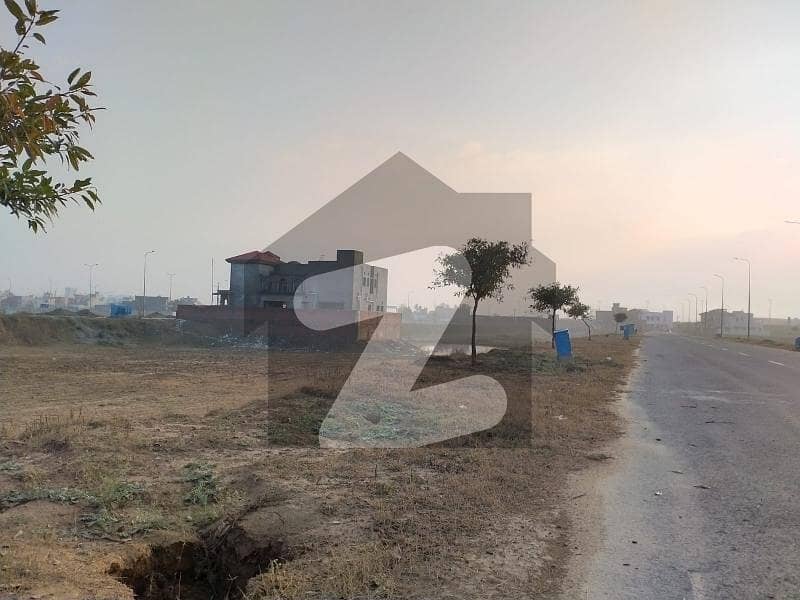 Excellent Location 1 Kanal Residential Plot No 552 For Sale In DHA Phase 8 U Block Lahore