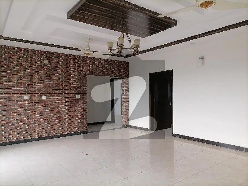 To Sale You Can Find Spacious Flat In Askari 11