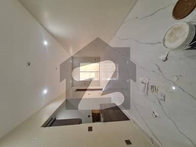 4 Bed Dd 2nd Floor With Roof Brand New With Parking West Open