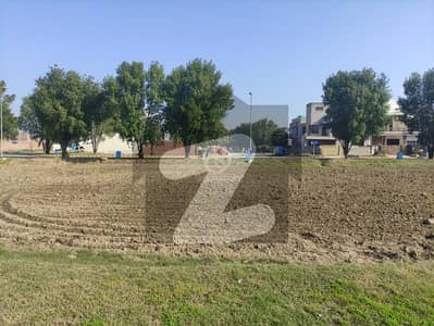 Plot For Sale In Nishat Park