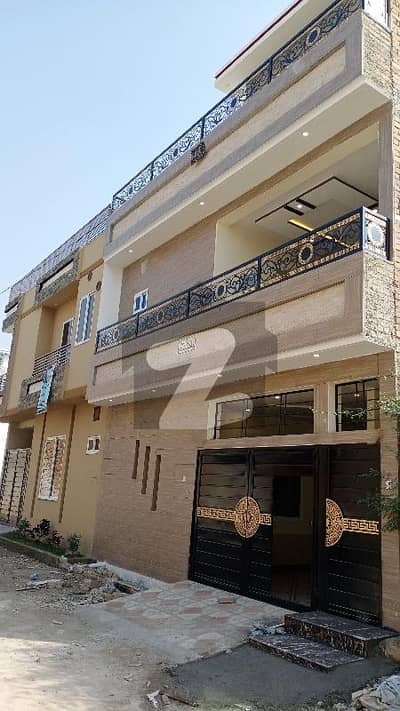 ورسک روڈ پشاور میں 6 کمروں کا 5 مرلہ مکان 2.2 کروڑ میں برائے فروخت۔