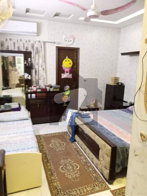ریونیو سوسائٹی - بلاک اے ریوینیو سوسائٹی,لاہور میں 5 کمروں کا 10 مرلہ مکان 3.95 کروڑ میں برائے فروخت۔