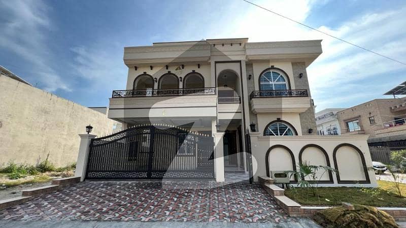Brand new,Proper Corner, 40x80, House for Sale with 6 bedrooms in G-13, Islamabad