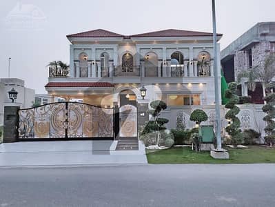 1 KANAL WHITE BUNGALOW FOR SALE ON TOP LOCATION OF DHA PHASE 6 NEAR TO DHA RAYA.