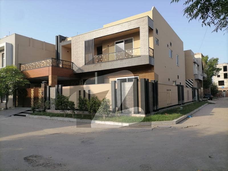 مکہ گارڈن فیصل آباد میں 5 کمروں کا 12 مرلہ مکان 5.8 کروڑ میں برائے فروخت۔