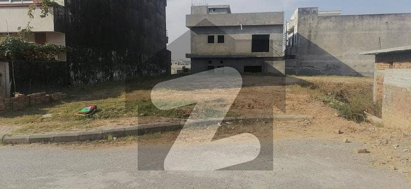 10 Residential Plot Available For Sale In F-1 Block