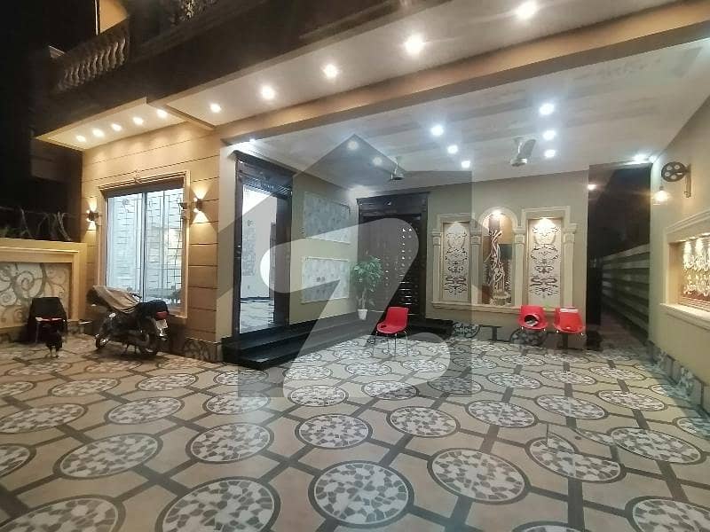 12 Marla B/N Triple storey House for sale in Eden chowk township college Road Lahore