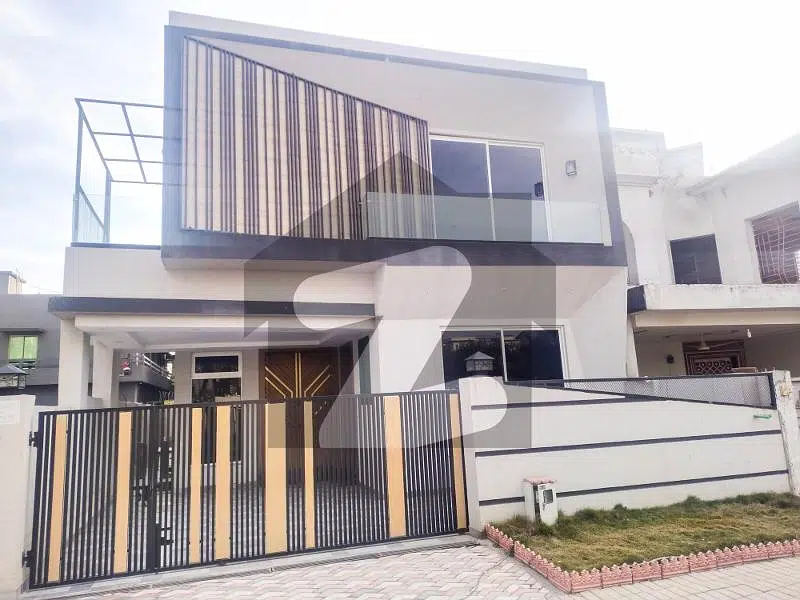 Luxurious Contemporary 10 Marla Brand New Bungalow Up For Sale