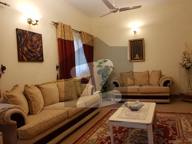 کے ڈی اے آفیسرز سوسائٹی گلشنِ اقبال ٹاؤن,کراچی میں 6 کمروں کا 1 کنال مکان 6.0 لاکھ میں کرایہ پر دستیاب ہے۔