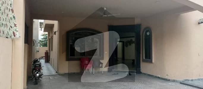1 Kanal House For Rent In Green Avenue Park Road Chak Shahzad