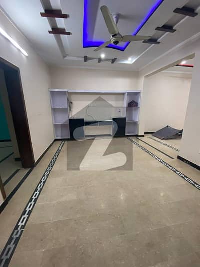 آئی 11/1 آئی ۔ 11,اسلام آباد میں 6 کمروں کا 6 مرلہ مکان 1.35 لاکھ میں کرایہ پر دستیاب ہے۔