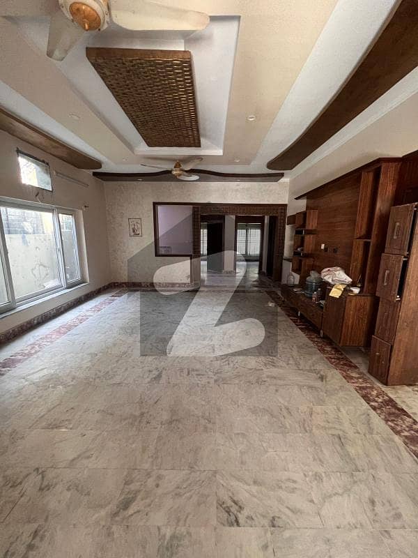 چکلالہ سکیم 3 چکلالہ سکیم,راولپنڈی میں 11 کمروں کا 12 مرلہ مکان 3.55 کروڑ میں برائے فروخت۔