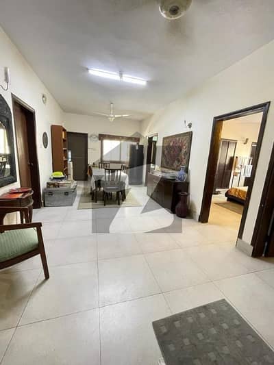 اوشین مال کلفٹن ۔ بلاک 9,کلفٹن,کراچی میں 3 کمروں کا 8 مرلہ فلیٹ 3.85 کروڑ میں برائے فروخت۔
