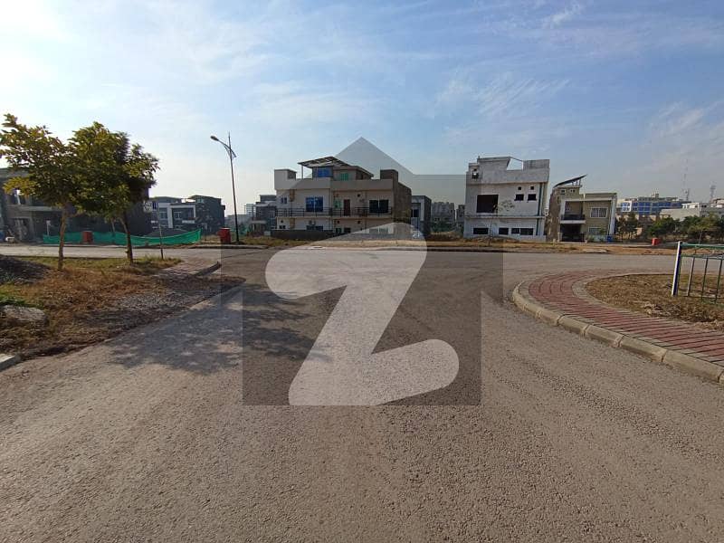 5 marla cornor plot available for sale in bahria enclave islamabad