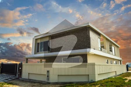 01 KANAL UNIQUE & COZY HOUSE FOR SALE IN DHA PHASE 5