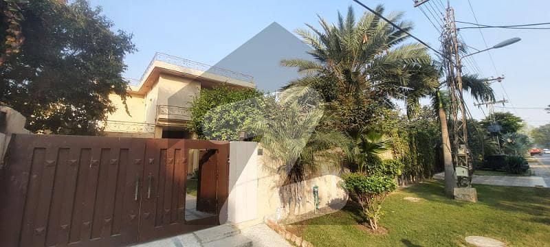 1 Kanal Mud House Classical Villa For Sale In DHA Phase 1