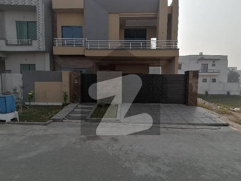 Stunning Near to Mosque House Is Available For sale In DC Colony - Mehran Block