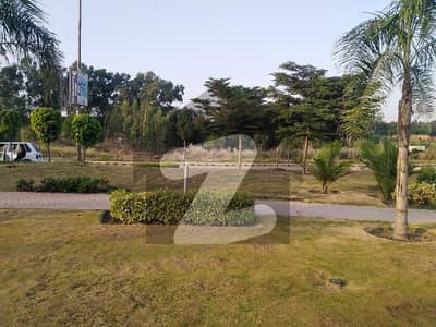 In Top City 1 - Block A 10 Marla Residential Plot For Sale