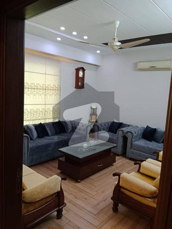 لاہور ۔ شیخوپورہ ۔ فیصل آباد روڈ فیصل آباد میں 5 کمروں کا 1 کنال مکان 4.6 کروڑ میں برائے فروخت۔