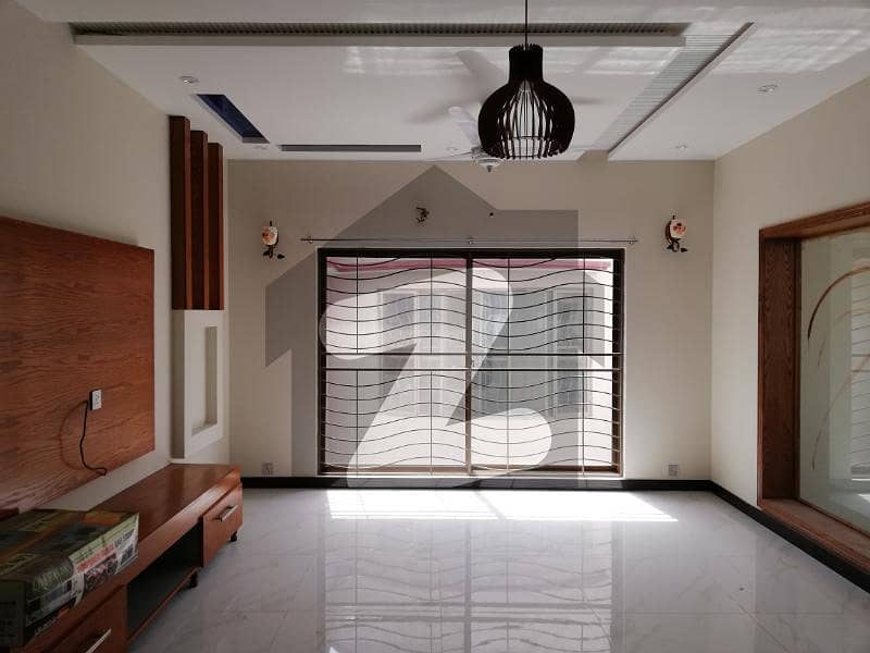 پبلک ہیلتھ سوسائٹی بحریہ ٹاؤن سیکٹر B,بحریہ ٹاؤن,لاہور میں 5 کمروں کا 10 مرلہ مکان 95.0 ہزار میں کرایہ پر دستیاب ہے۔