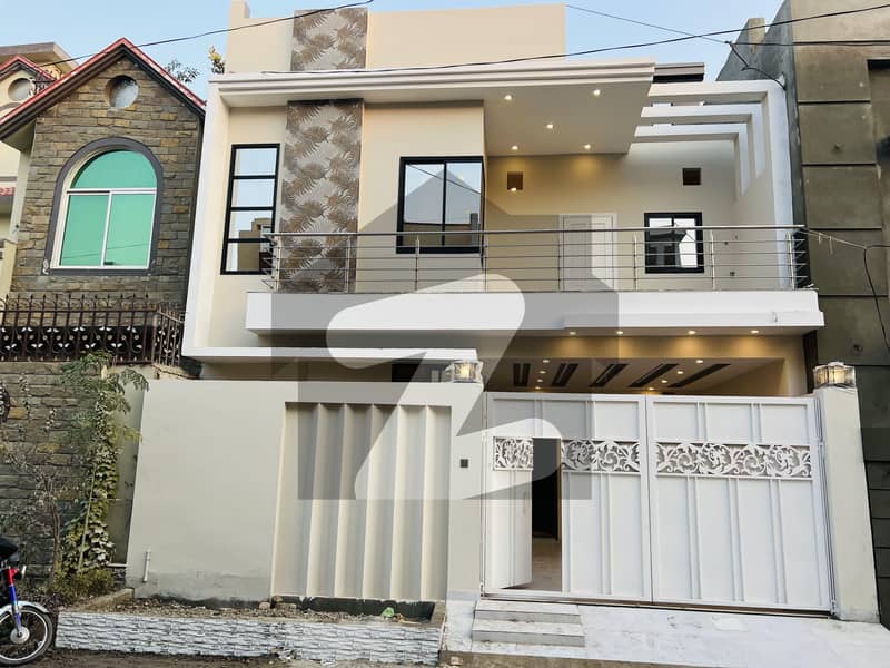 ورسک روڈ پشاور میں 6 کمروں کا 7 مرلہ مکان 2.9 کروڑ میں برائے فروخت۔