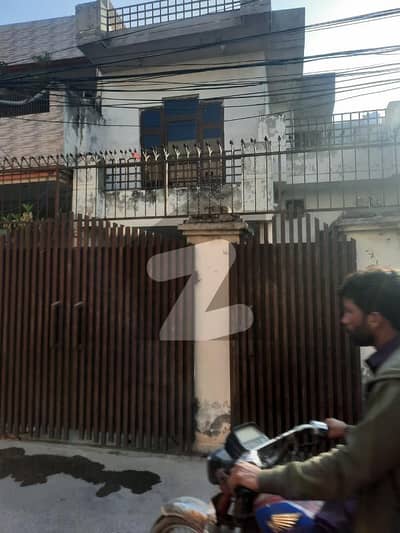 نیو کینال پارک لاہور میں 3 کمروں کا 10 مرلہ مکان 2.25 کروڑ میں برائے فروخت۔