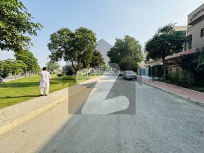 8 Marla Commercial Plots New Deal Open Form Golf View Residencia - Phase 2 Bahria Town, Lahore