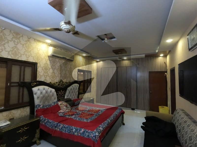 گلشنِ اقبال ٹاؤن کراچی میں 5 کمروں کا 8 مرلہ مکان 6.5 کروڑ میں برائے فروخت۔