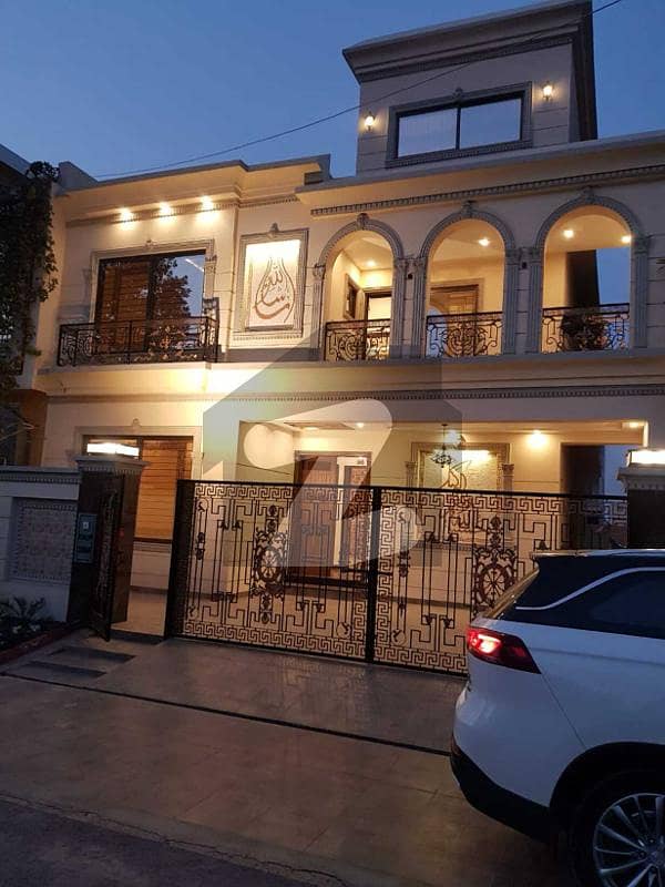 پارک ویو سٹی - ٹیولپ بلاک پارک ویو سٹی,لاہور میں 5 کمروں کا 10 مرلہ مکان 3.85 کروڑ میں برائے فروخت۔