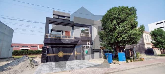 Beautiful 8 Marla House For Sale In Northern Block, Bahria Orchard Lahore.