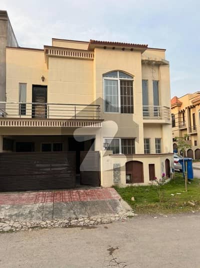 Brand New Condition House For Rent In Abu Bakar Block Phase 8 Near Park Mosque Commercial Shopping Mall With Gas Hospital Walking Distance Ideal Location All Facilities Available2:Cars Parking