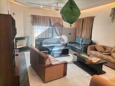 ڈی ایچ اے فیز 3 ڈیفنس (ڈی ایچ اے),لاہور میں 5 کمروں کا 1 کنال مکان 3.3 لاکھ میں کرایہ پر دستیاب ہے۔