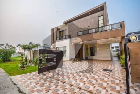 10 MARLA RESPLENDENT & GLEAMING HOUSE FOR SALE IN DHA PHASE 5